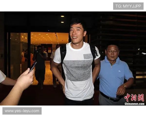 刘翔训练完直接开豪车回家，这生活也太不像跑步冠军了吧？